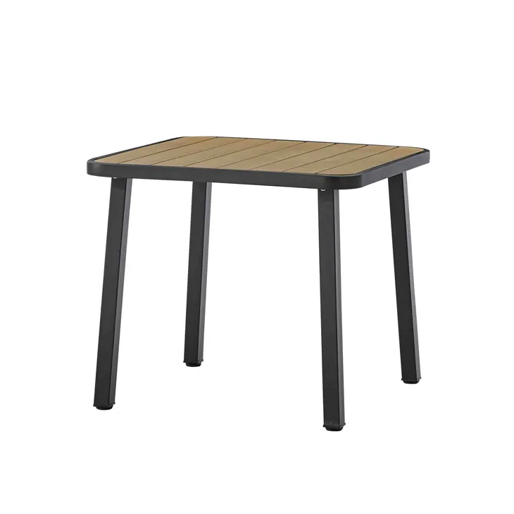 Table à manger de patio en métal
